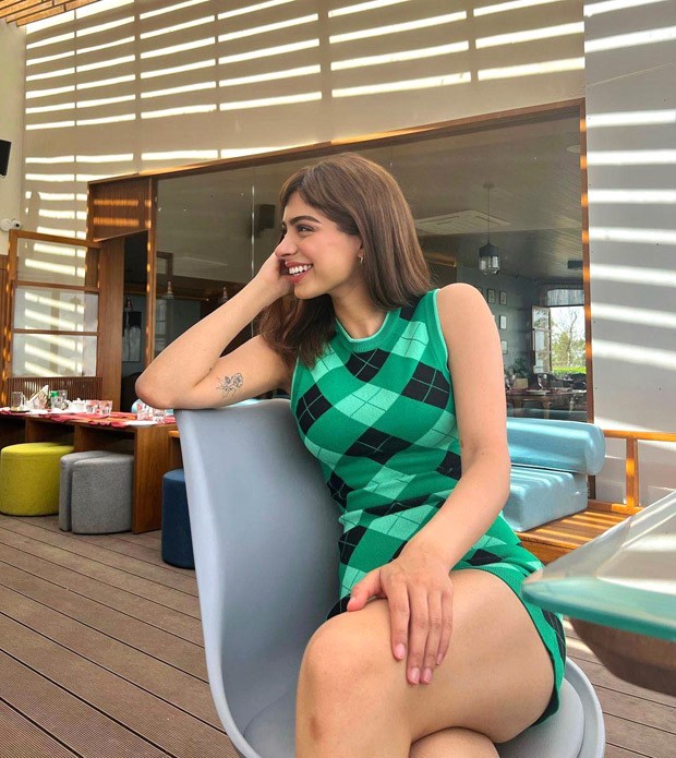 Khushi Kapoor is a hot sight to behold in Zara’s body-con ribbed knit dress worth Rs.2,590 in her latest photo-shoot