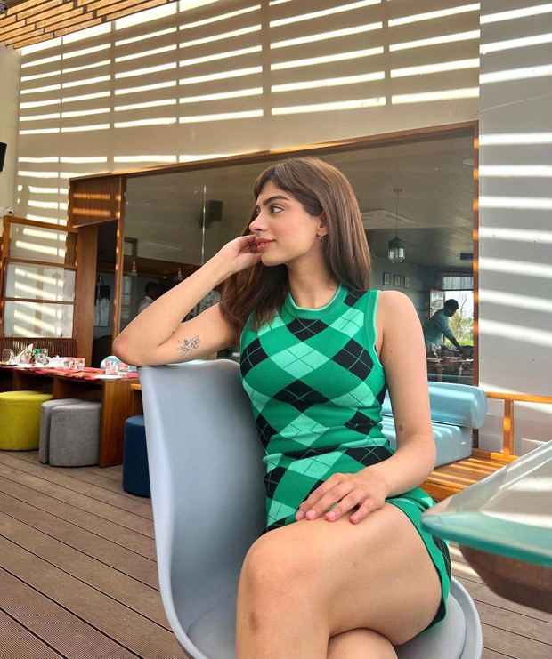 Khushi Kapoor is a hot sight to behold in Zara’s body-con ribbed knit dress worth Rs.2,590 in her latest photo-shoot