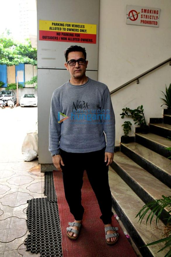 photos aamir khan snapped in andheri 1 2
