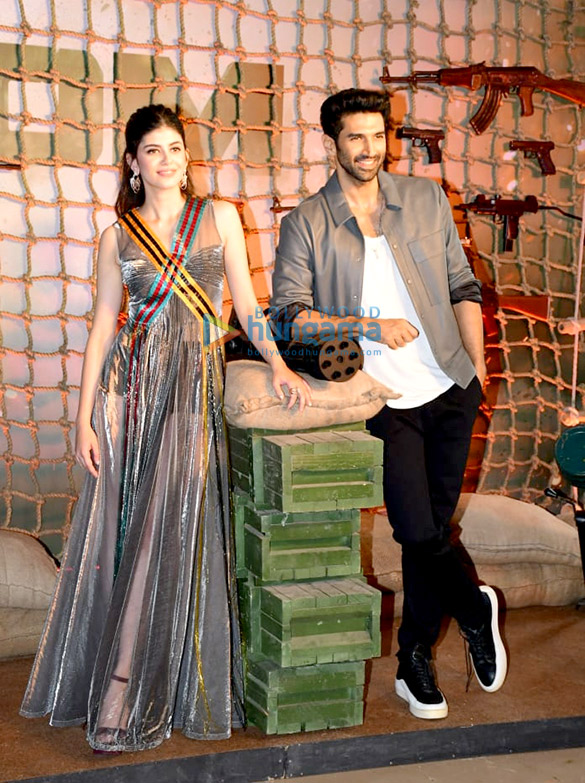 Photos: Aditya Roy Kapur, Sanjana Sanghi, Kapil Verma and others snapped at the trailer launch of Om: The Battle Within Photos: Aditya Roy Kapur, Sanjana Sanghi, Kapil Verma and others snapped at the trailer launch of Om: The Battle Within