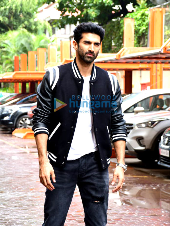 photos aditya roy kapur snapped during the promotions of rashtra kavach om 5
