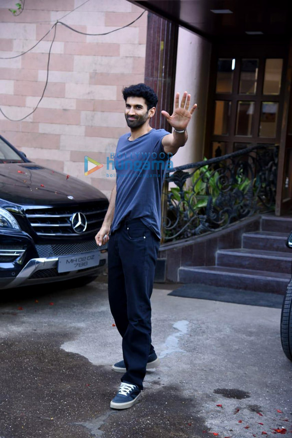 photos aditya roy kapur spotted at futureworks sound city in andheri 4