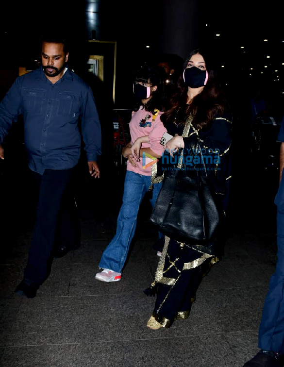 photos aishwarya rai bachchan ananya panday tiger shroff and others snapped at the airport 8