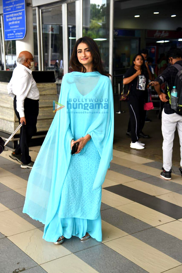 photos ajay devgn parineeti chopra and palak tiwari snapped at the airport 1