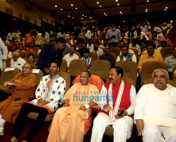photos akshay kumar and chief minister yogi adityanath attend a special screening of samrat prithviraj 4