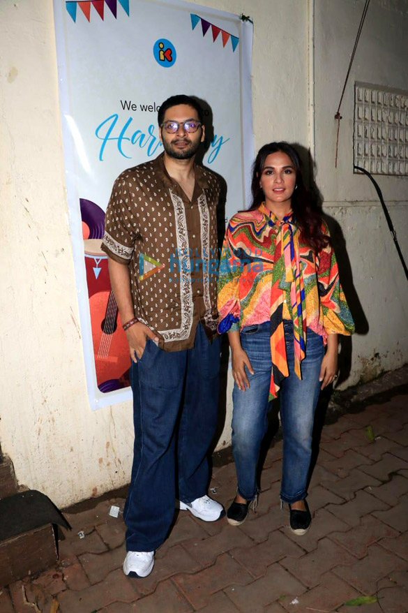 photos ali fazal and richa chadha snapped in bandra 1