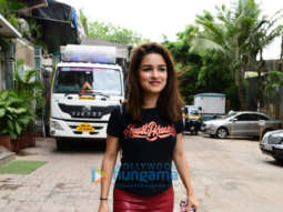 Photos: Avneet Kaur snapped in Juhu