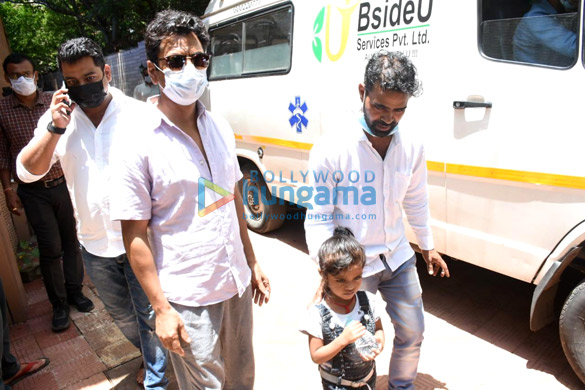 photos celebs arrive at sudhir mishras residence after the filmmakers mother passes away 2