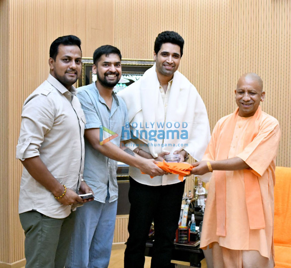 photos chief minister of up yogi adityanath meet the team of major 3