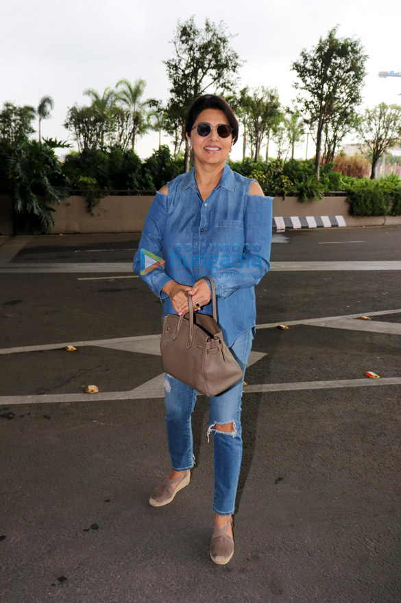 photos esha gupta rakul preet singh karan johar and others snapped at the airport 1 2