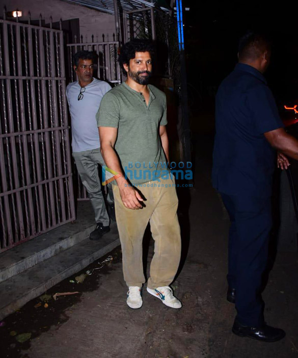 photos farhan akhtar spotted at a dubbing studio in bandra 3