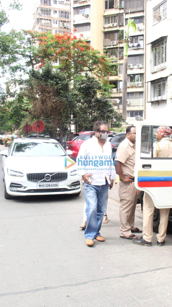 photos hariharan and raghav sachar visit late singer k ks residence 3