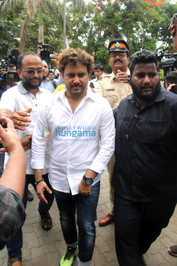 photos hariharan and raghav sachar visit late singer k ks residence 8