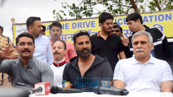 Photos: Hon Home Minister and Akshay Kumar attend an event at Marine Drive