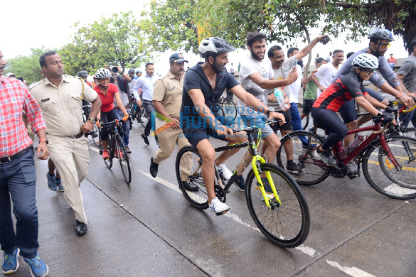 photos hon home minister and akshay kumar attend an event at marine drive 4