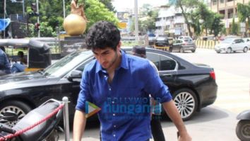 Photos: Ibrahim Ali Khan snapped at Bastian in Bandra