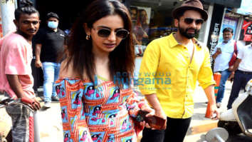 Photos: Jackky Bhagnani and Rakul Preet Singh snapped at Bastian in Bandra