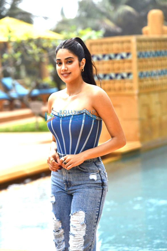 photos janhvi kapoor snapped promoting her film good luck jerry 6 2