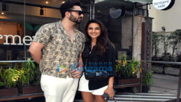 Photos: Jasmin Bhasin and Aly Goni snapped at Farmers’ Cafe in Bandra