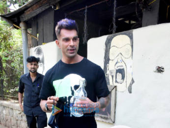 Photos: Karan Singh Grover spotted at salon in Bandra