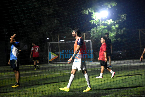 photos kartik aaryan snapped at a football ground in juhu 4
