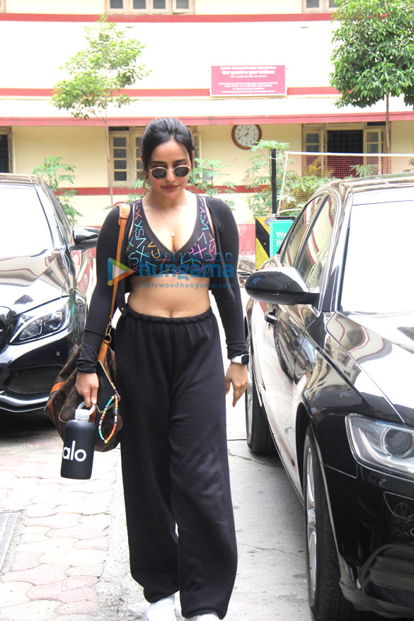 photos neha sharma and karishma tanna spotted at the gym in bandra 1