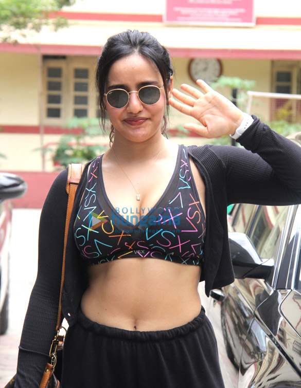 photos neha sharma and karishma tanna spotted at the gym in bandra 2