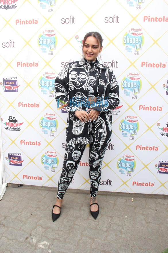 photos nushrratt bharuccha and sonakshi sinha snapped in mehboob studio for the shoot of shilpa shettys show shape of you 3
