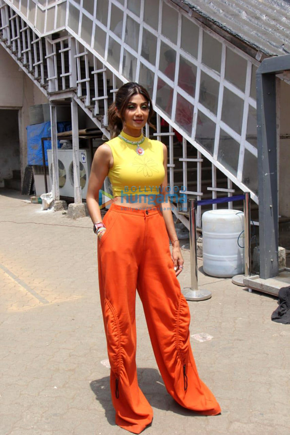 photos nushrratt bharuccha snapped in mehboob studio for the shoot of shilpa shettys show shape of you 8