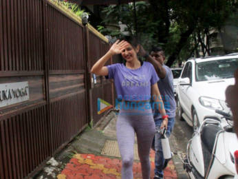 Photos: Rakul Preet Singh spotted at Anshuka Yoga in Bandra