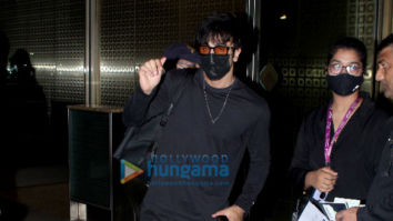 Photos: Ranbir Kapoor and Vicky Kaushal snapped at the airport