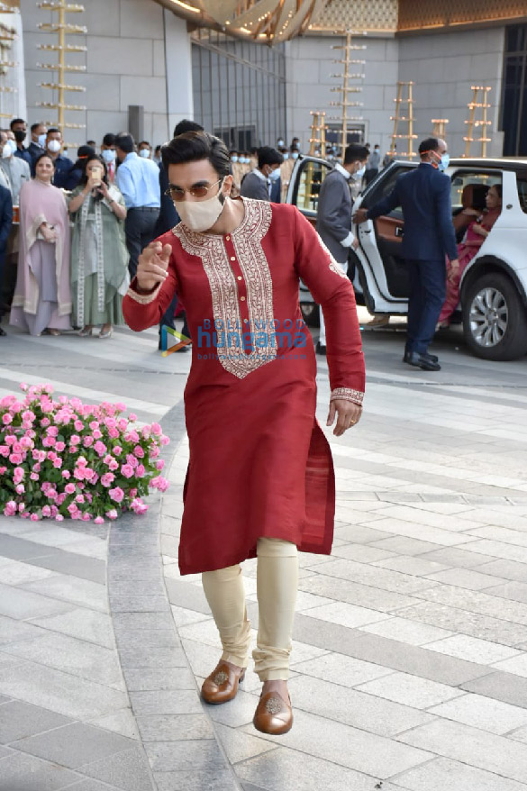 photos salman khan ranveer singh mukesh ambani and others snapped at jio world centre 2