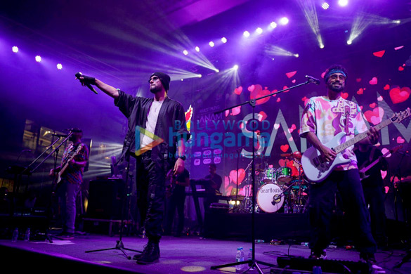 photos sanam performs at dublin square at phoenix market city 5