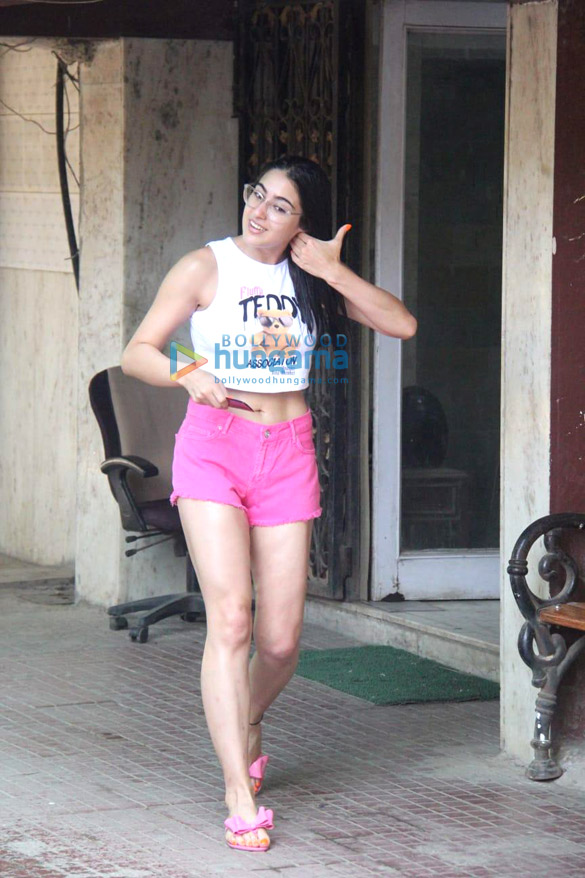 photos sara ali khan spotted outside a pilates studio 3 2