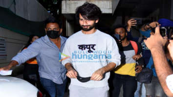 Photos: Shahid Kapoor snapped at a clinic in Juhu