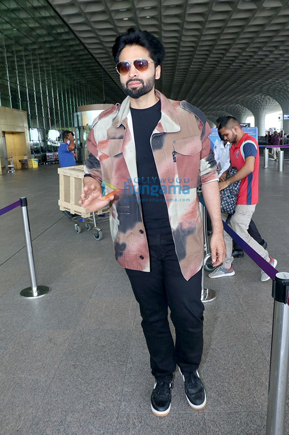 photos sonu sood ahan shetty and jackky bhagnani snapped at the airport 3