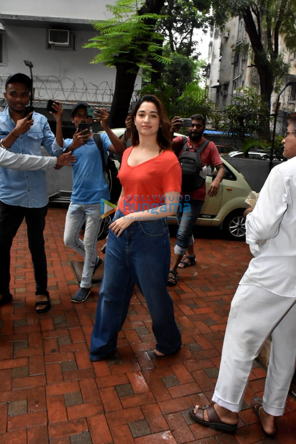 photos tamannaah bhatia snapped in bandra 3