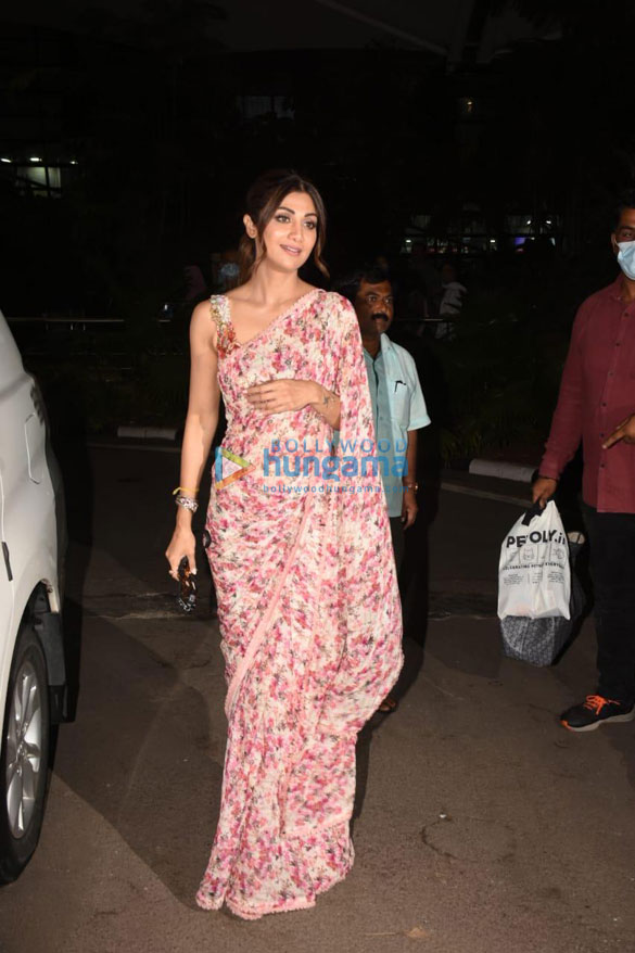 photos urfi javed manisha koirala and shilpa shetty snapped at the airport 12 2