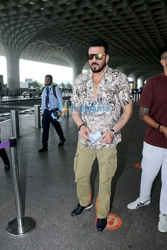 photos urvashi rautela arjun kapoor malaika arora and others snapped at the airport2 3