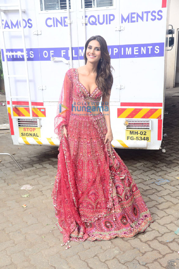 Photos: Vaani Kapoor snapped at Mehboob Studios in Bandra Photos: Vaani Kapoor snapped at Mehboob Studios in Bandra