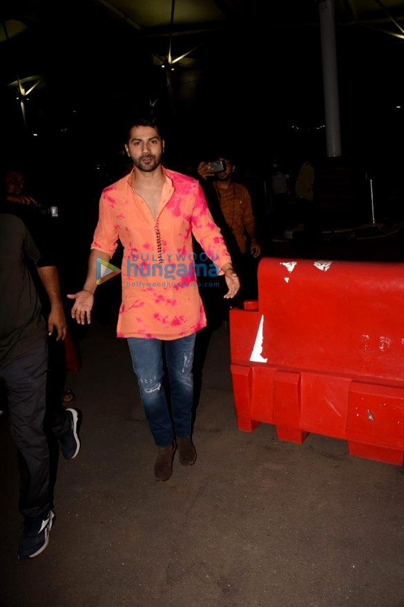 photos varun dhawan and kiara advani snapped promoting the film jugjugg jeeyo 3