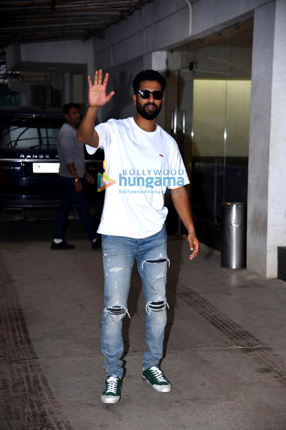photos vicky kaushal snapped at sunny super sound in juhu 4