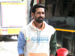 Photos: Vikrant Massey spotted in Khar while shooting for an ad
