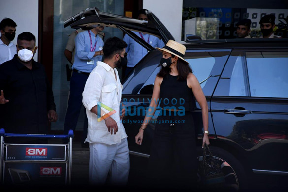 photos virat kohli and anushka sharma spotted at kalina airport 2
