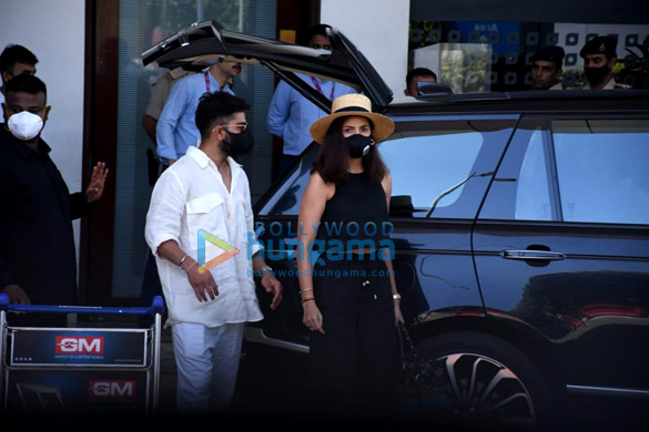 photos virat kohli and anushka sharma spotted at kalina airport 4