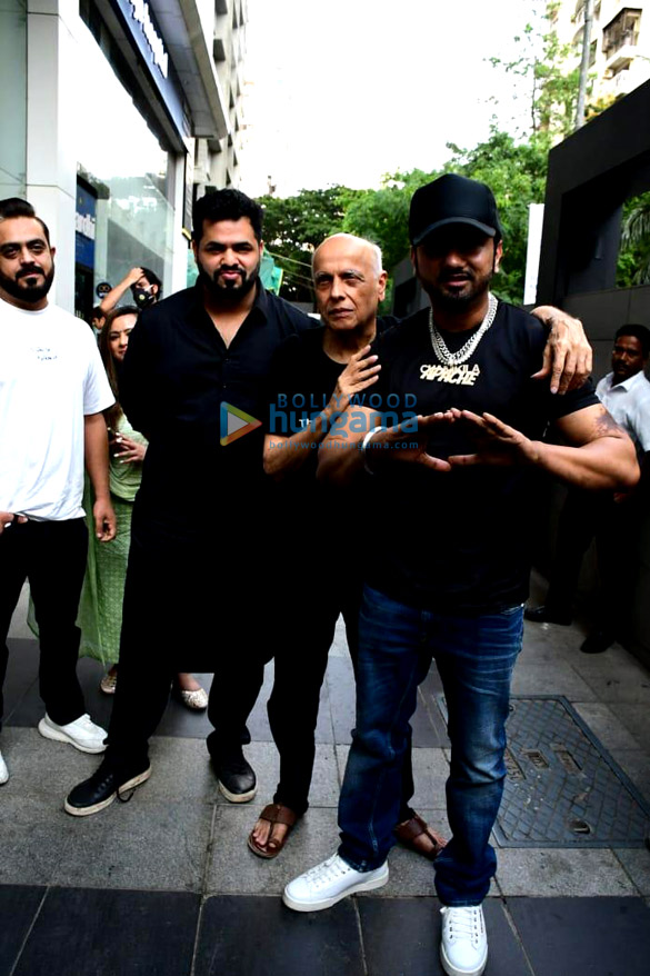 photos yo yo honey singh and mahesh bhatt snapped in andheri 2