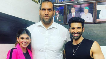 Push-ups ki jungg: Aditya Roy Kapur Vs the great Khali at CWE wrestling academy, Jalandhar Part 2