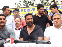 Spotted: Akshay Kumar with Home Minister Dilip Walse at Marine Drive