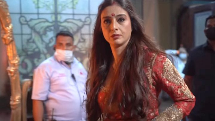 Tabu in & as Anjulika & Manjulika | Bhool Bhulaiyaa 2 | Kartik Aaryan, Kiara Advani Tabu in & as Anjulika & Manjulika | Bhool Bhulaiyaa 2 | Kartik Aaryan, Kiara Advani
