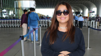Neha Kakkar meets an emotional fan at the airport